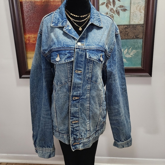 H&M denim jacket - Picture 2 of 4